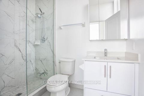 Photo 11 at PH04 - 75 Oneida Crescent, Langstaff, Richmond Hill