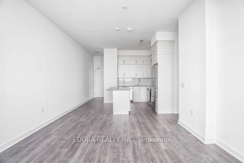 Photo 16 at PH04 - 75 Oneida Crescent, Langstaff, Richmond Hill
