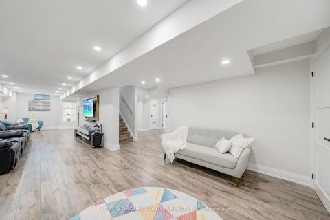 Photo 31 at 2201 Hillmount Drive, WM Westmount, Oakville
