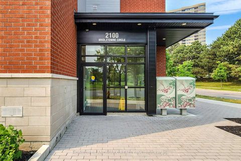 Photo 2 at 303 - 2100 Bridletowne Circle, L'Amoreaux, Toronto