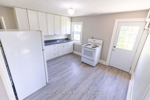 Photo 9 at 85 High Street E, Sutton & Jackson's Point, Georgina