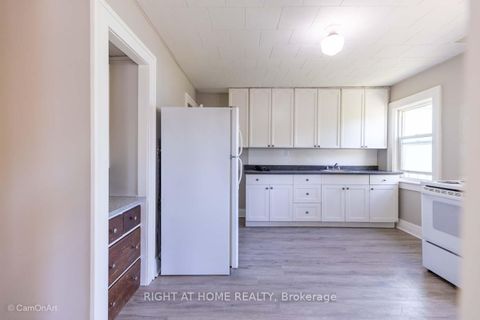 Photo 10 at 85 High Street E, Sutton & Jackson's Point, Georgina