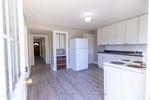 Photo 12 at 85 High Street E, Sutton & Jackson's Point, Georgina