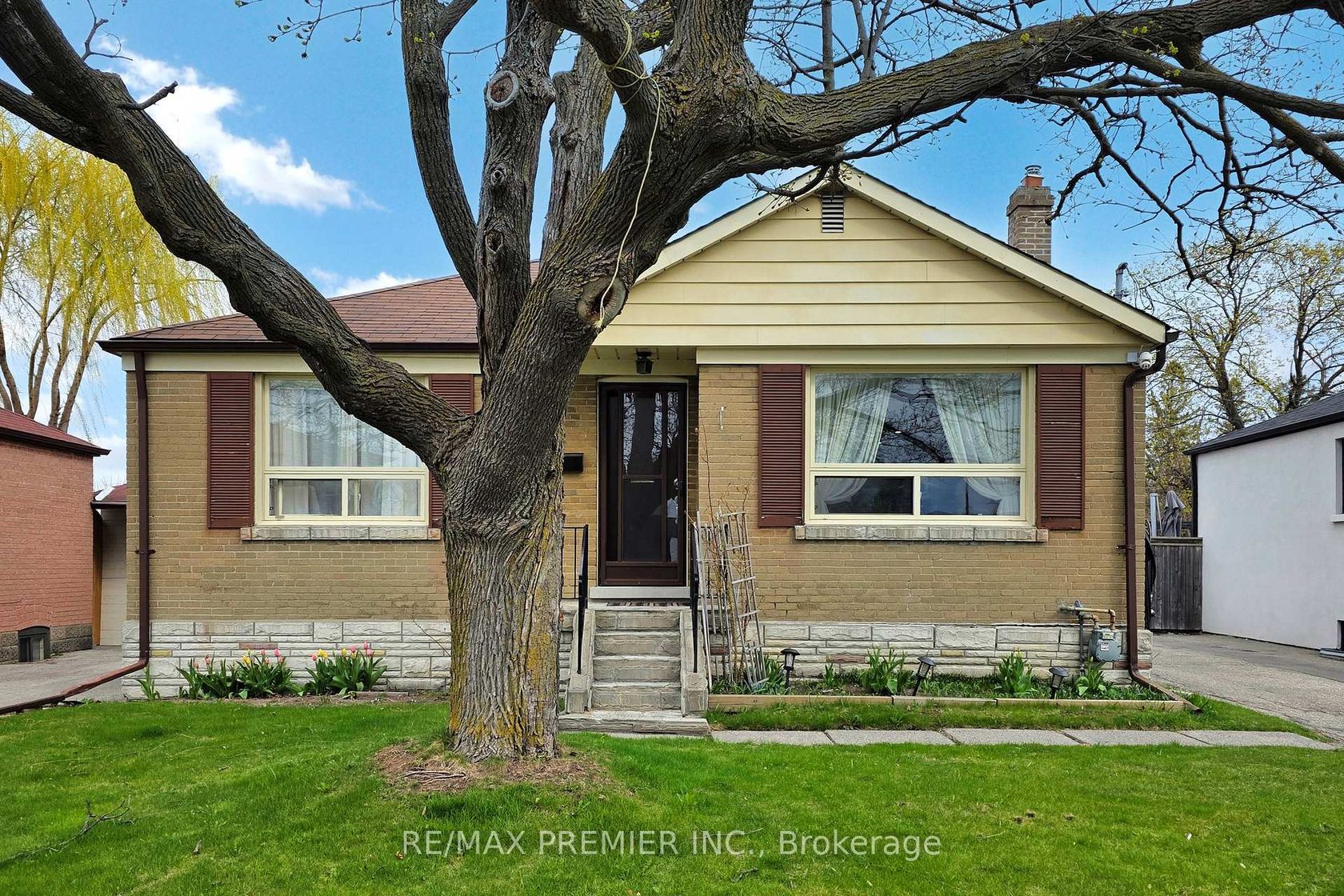 262 Richard Clark Drive, CFB, Toronto 