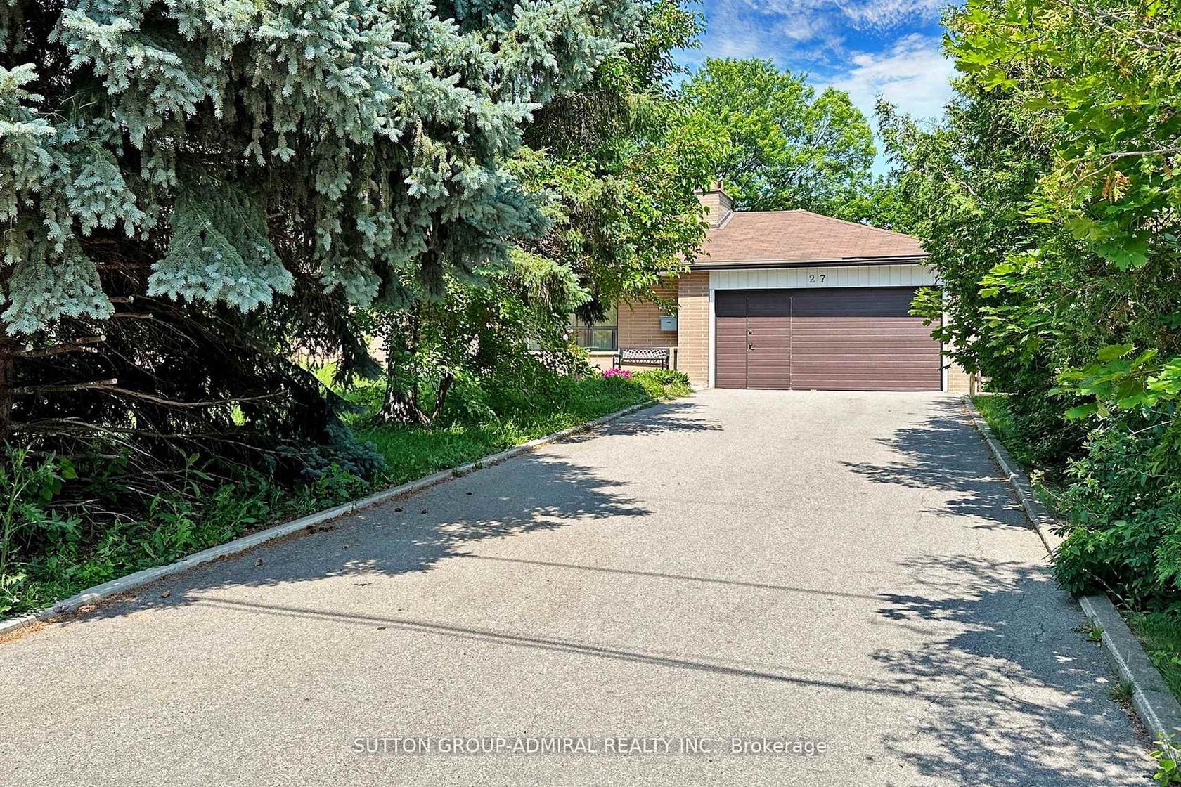 27 Vaughan Boulevard, Beverley Glen, Vaughan 