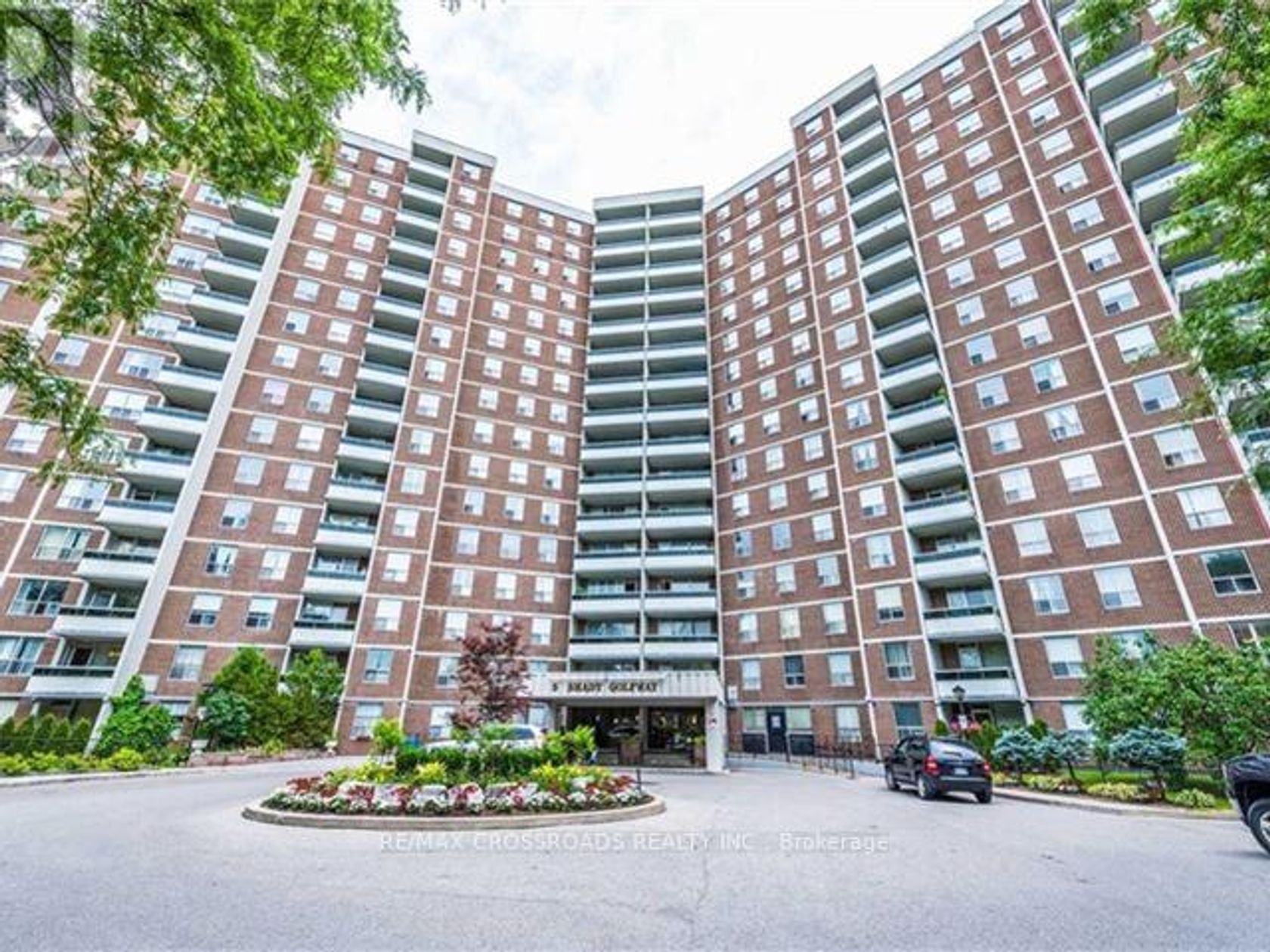 114 - 5 Shady Golf Golfway, Flemingdon Park, Toronto 