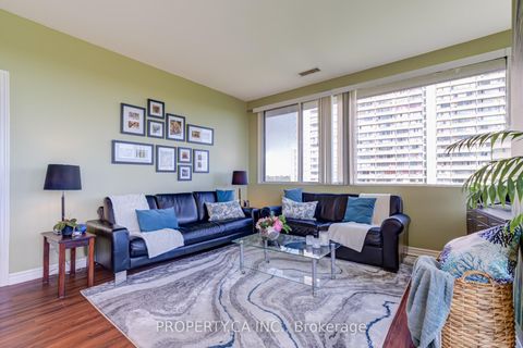 Photo 2 at 512 - 10 Gateway Boulevard, Flemingdon Park, Toronto