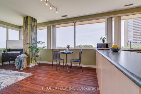 Photo 9 at 512 - 10 Gateway Boulevard, Flemingdon Park, Toronto