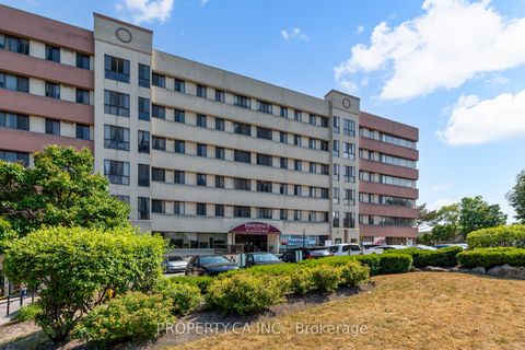 Photo 24 at 512 - 10 Gateway Boulevard, Flemingdon Park, Toronto