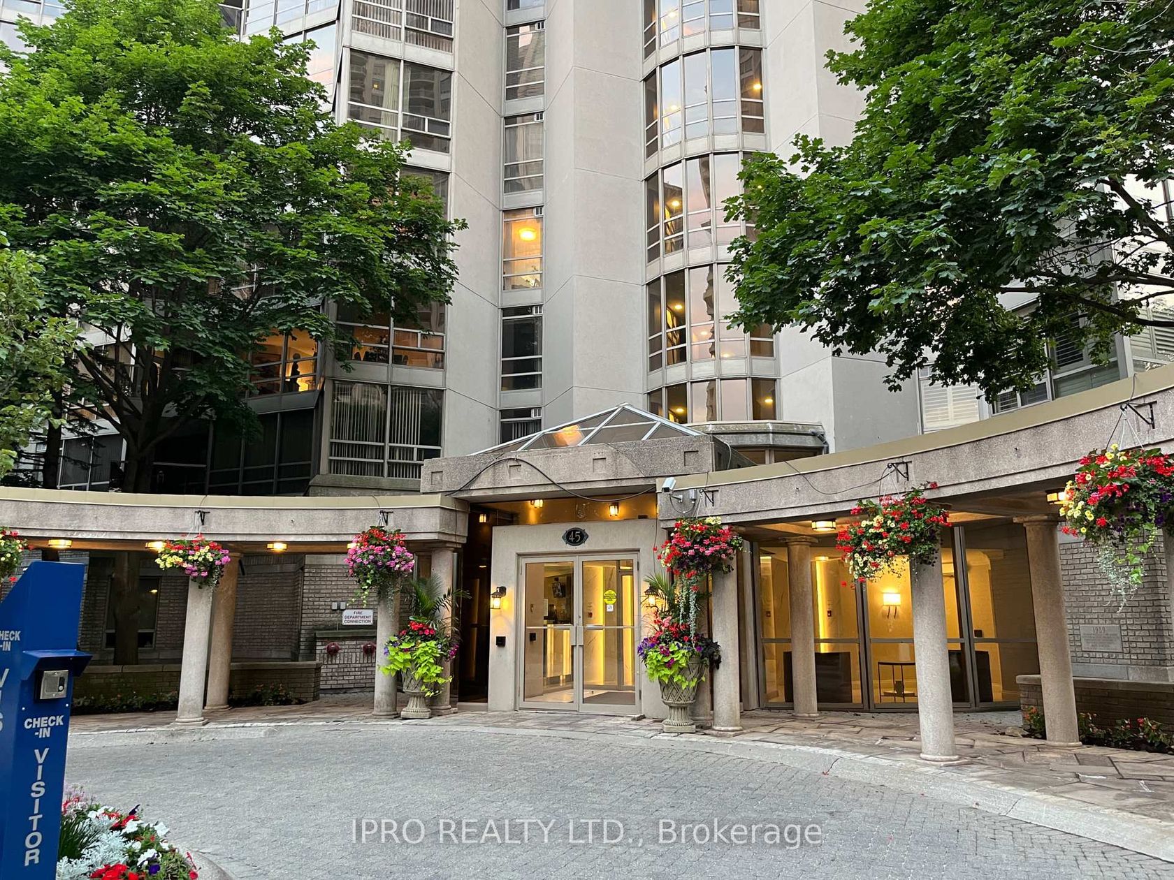 2805 - 45 Kingsbridge Garden Circle, Hurontario, Mississauga 