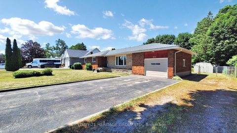 Photo 3 at 224 Glenn Avenue, Stroud, Innisfil