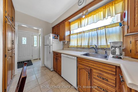 Photo 13 at 24 Beran Drive, Woburn, Toronto