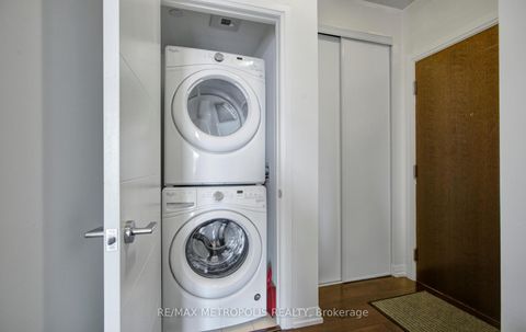 Photo 17 at 2015 - 460 Adelaide Street E, Moss Park, Toronto