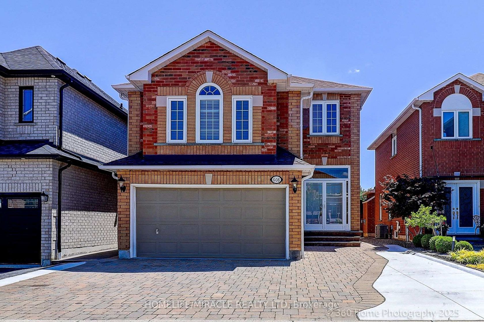 608 Driftcurrent Drive, Hurontario, Mississauga by Loree Meneguzzi Real Estate 608 Driftcurrent Drive, Hurontario, Mississauga