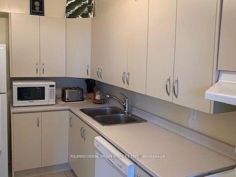 Photo 5 at 2911 - 5 Massey Square, Crescent Town, Toronto