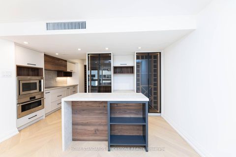 Photo 18 at 805 - 61 St Clair Avenue W, St. Clair, Toronto