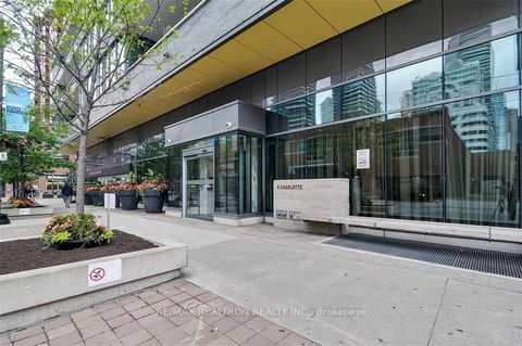 Photo 1 at 214 - 8 Charlotte Street, Waterfront Communities C1, Toronto