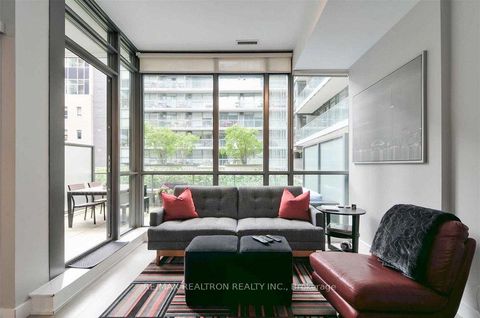 Photo 3 at 214 - 8 Charlotte Street, Waterfront Communities C1, Toronto