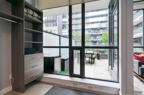 Photo 9 at 214 - 8 Charlotte Street, Waterfront Communities C1, Toronto