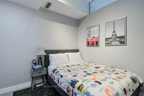 Photo 10 at 214 - 8 Charlotte Street, Waterfront Communities C1, Toronto