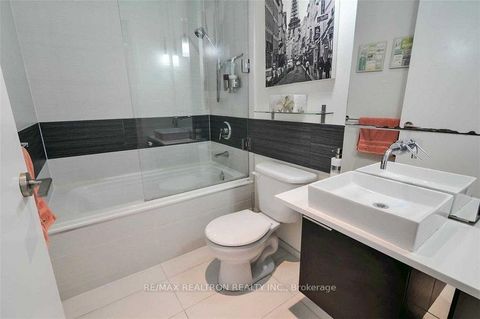 Photo 11 at 214 - 8 Charlotte Street, Waterfront Communities C1, Toronto