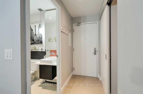 Photo 12 at 214 - 8 Charlotte Street, Waterfront Communities C1, Toronto