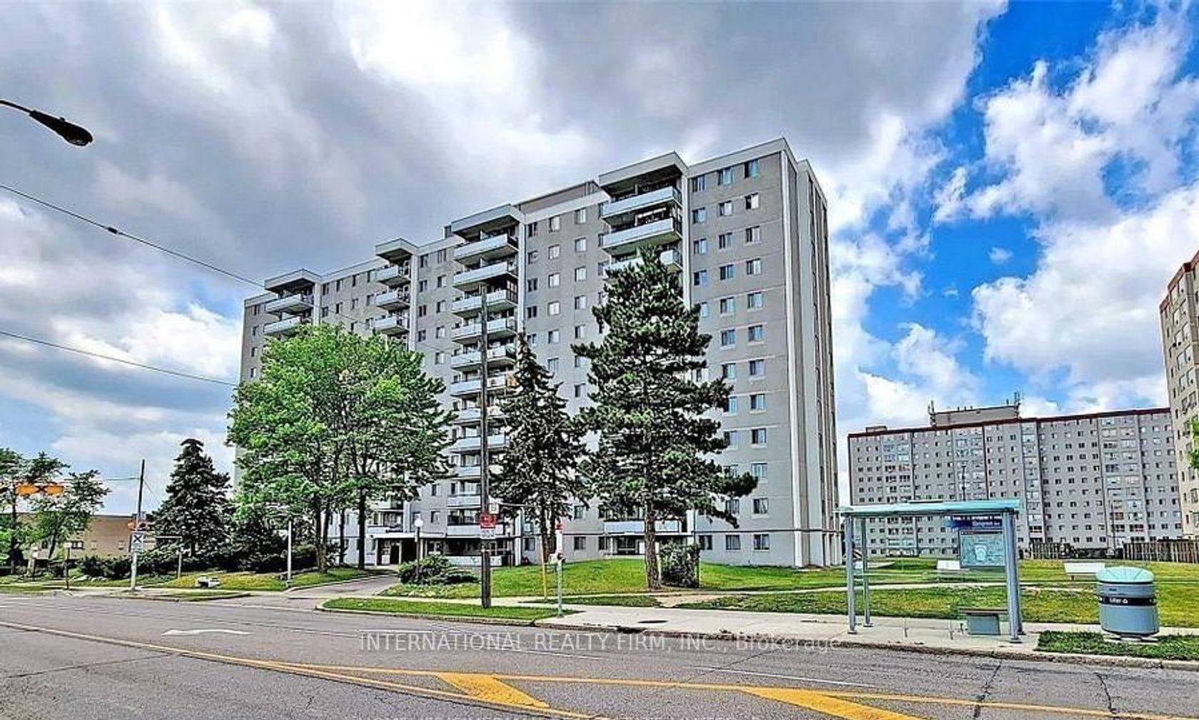 809 - 940 Caledonia Road, Glen Park, Toronto 