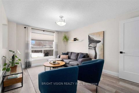 Photo 3 at 75 Larkin Drive, 400 North, Barrie