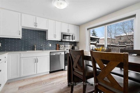 Photo 5 at 75 Larkin Drive, 400 North, Barrie