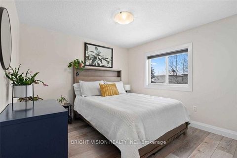 Photo 8 at 75 Larkin Drive, 400 North, Barrie