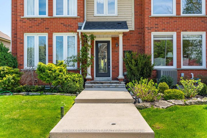 Photo 3 at 91 Edgewater Drive, Stoney Creek, Hamilton