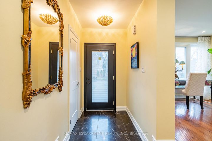 Photo 4 at 91 Edgewater Drive, Stoney Creek, Hamilton