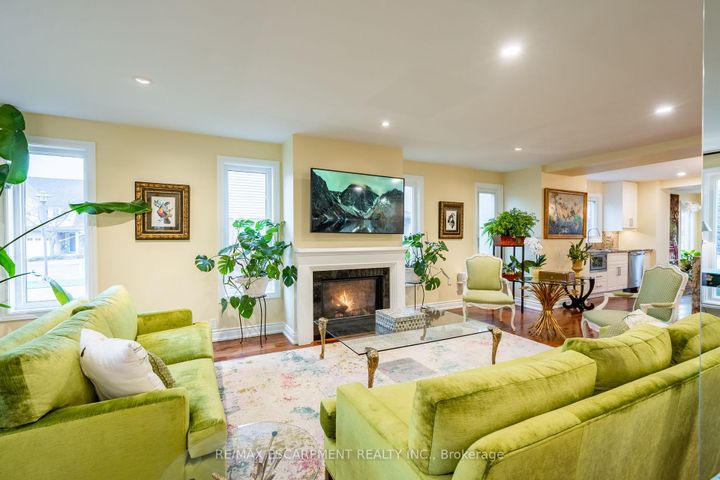 Photo 5 at 91 Edgewater Drive, Stoney Creek, Hamilton