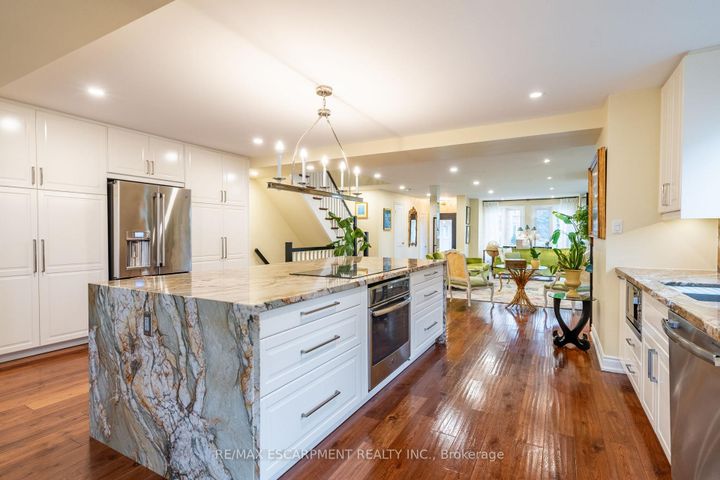 Photo 13 at 91 Edgewater Drive, Stoney Creek, Hamilton