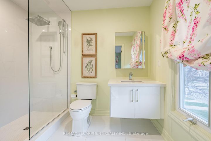 Photo 21 at 91 Edgewater Drive, Stoney Creek, Hamilton
