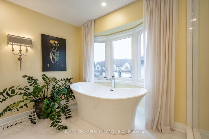 Photo 30 at 91 Edgewater Drive, Stoney Creek, Hamilton