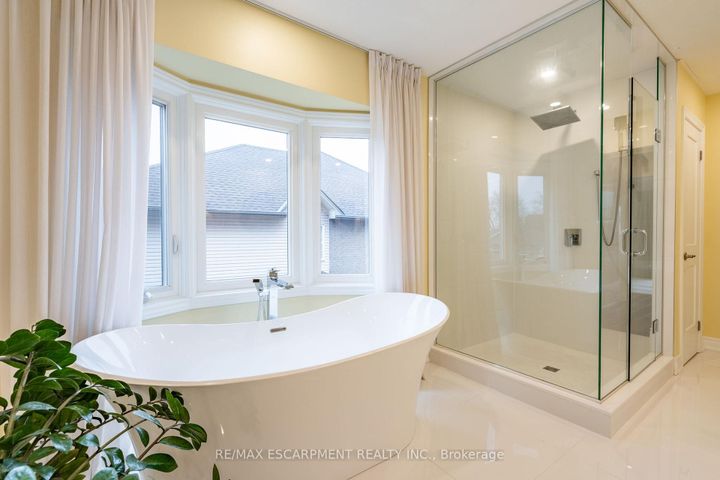 Photo 32 at 91 Edgewater Drive, Stoney Creek, Hamilton