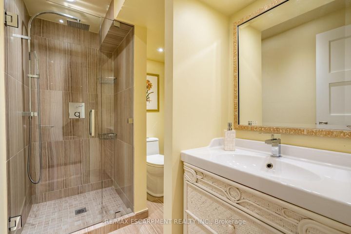Photo 39 at 91 Edgewater Drive, Stoney Creek, Hamilton