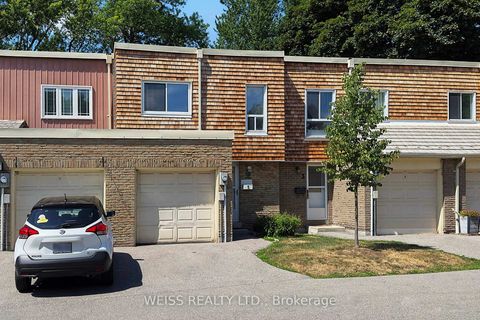 Photo 2 at 5 Thorny Vineway, Bayview Village, Toronto