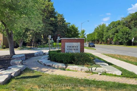 Photo 3 at 5 Thorny Vineway, Bayview Village, Toronto