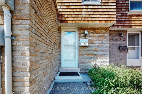 Photo 6 at 5 Thorny Vineway, Bayview Village, Toronto