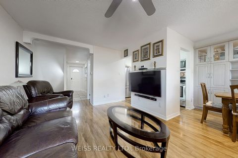 Photo 9 at 5 Thorny Vineway, Bayview Village, Toronto