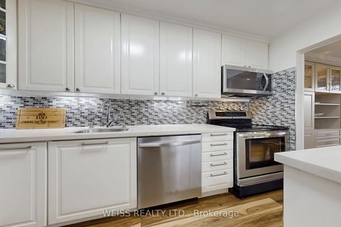 Photo 13 at 5 Thorny Vineway, Bayview Village, Toronto