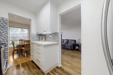 Photo 14 at 5 Thorny Vineway, Bayview Village, Toronto