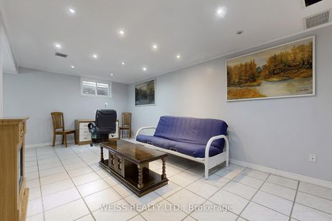Photo 32 at 5 Thorny Vineway, Bayview Village, Toronto