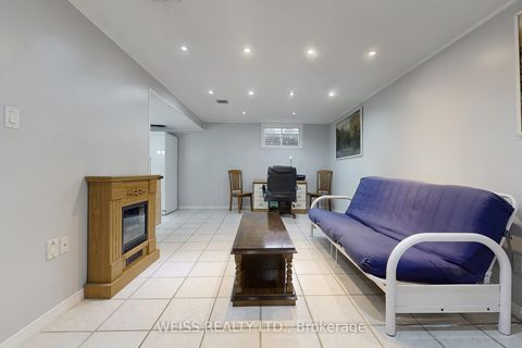 Photo 33 at 5 Thorny Vineway, Bayview Village, Toronto