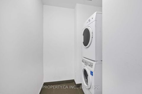 Photo 11 at 915 - 1030 King Street W, Niagara, Toronto