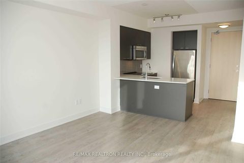 Photo 5 at 3003 - 30 Roehampton Avenue, Mount Pleasant East, Toronto
