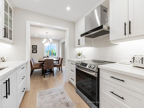 Photo 5 at 30 - 51 Broadfield Drive, Markland Wood, Toronto