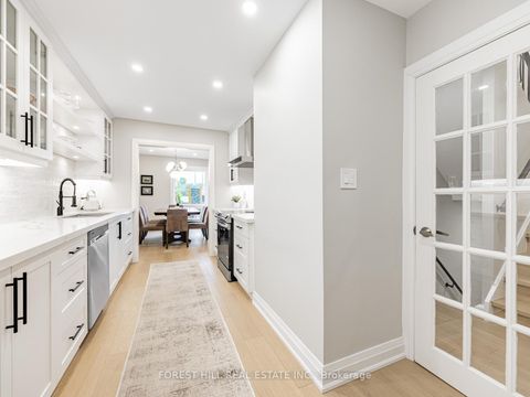 Photo 7 at 30 - 51 Broadfield Drive, Markland Wood, Toronto